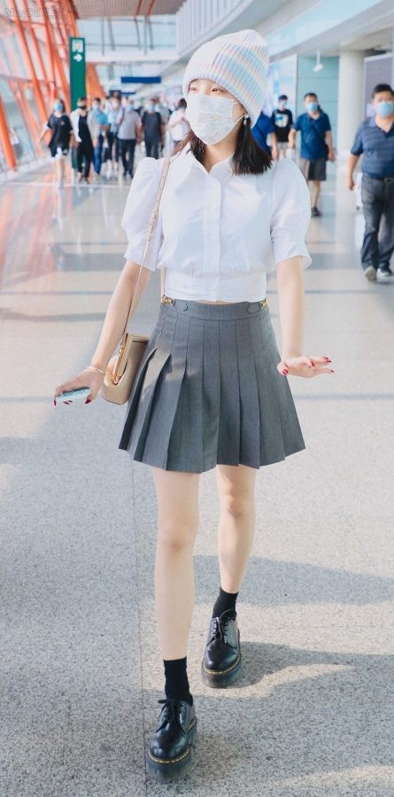 宋雨琦少女风美细腿向你走来(3/4)
