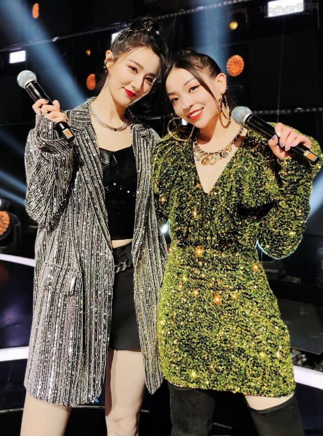 薇娅美腿玩说唱和VAVA、乃万同台(3/3)