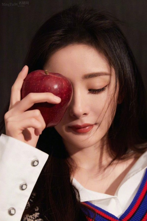 摩登女星美幂幂杨幂人靓腿细(4/7)
