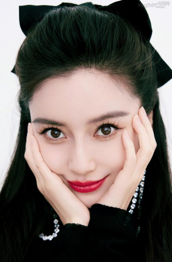 Angelababy Yang Ying's ultra-clear face and charming red lips(4/11)