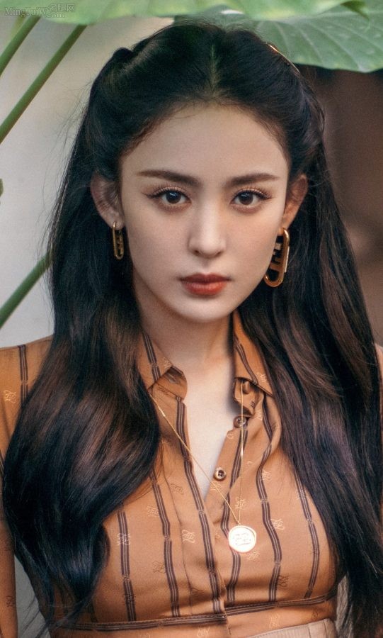长身美女古力娜扎白皙大腿出镜(5/11)