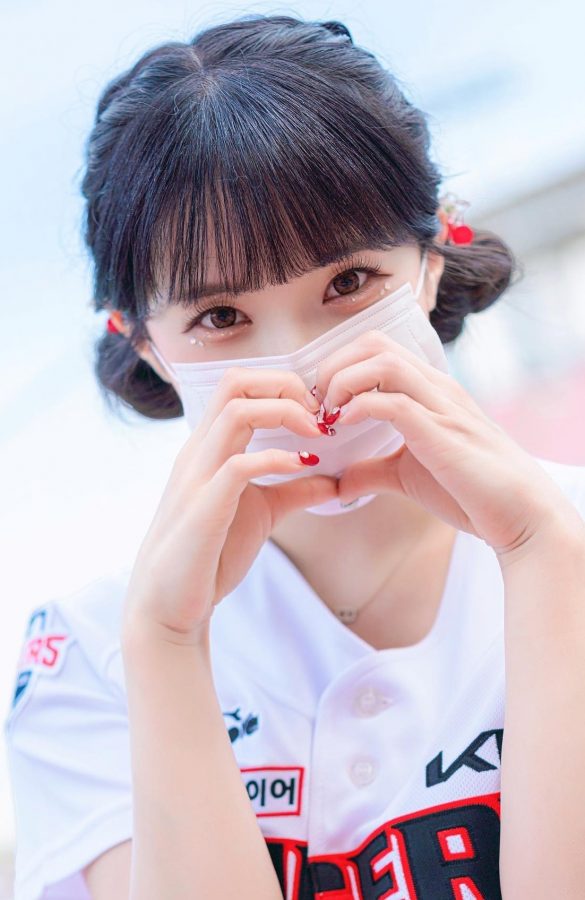 戴口罩的可爱韩国妹子李多惠大腿圆润(2/2)