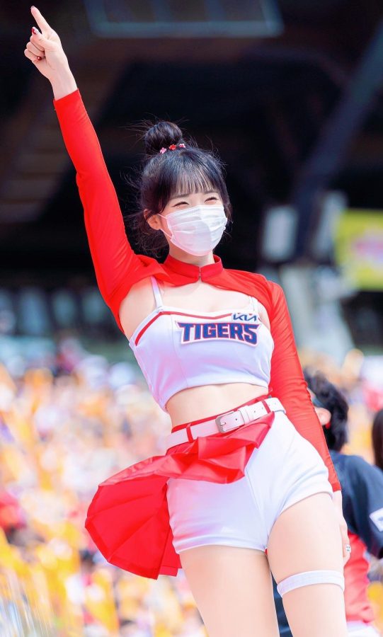 啦啦队美女李多惠好胸好腰好腿(8/10)