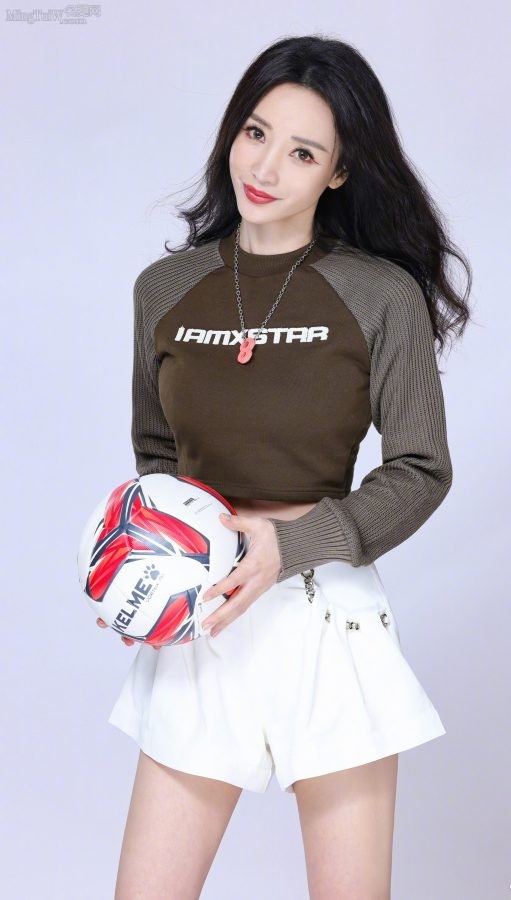 女神柳岩脸美腿细球大(5/9)