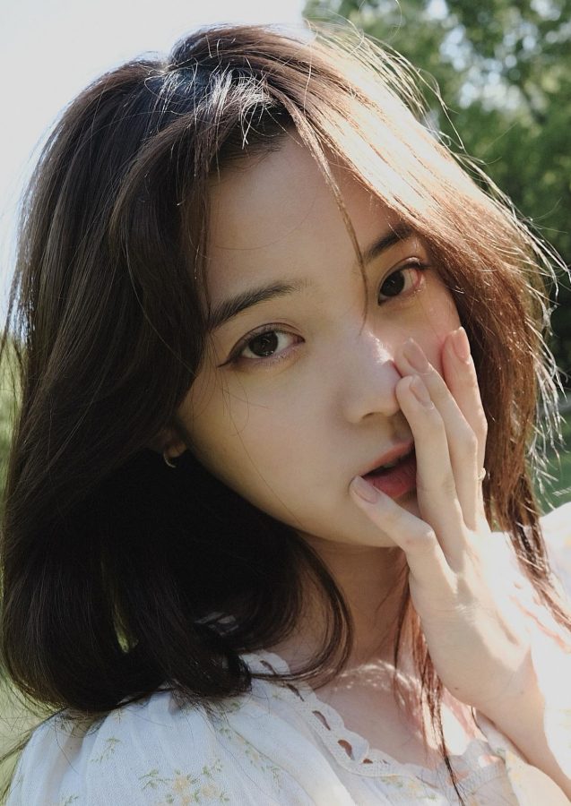 甜美少女欧阳娜娜可爱的短棉袜小脚(3/5)