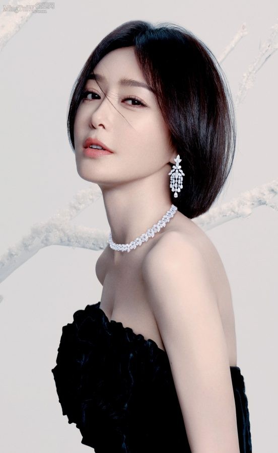 《时尚芭莎》秦岚高清玉足美脸大片姐姐真冻龄女神(6/6)