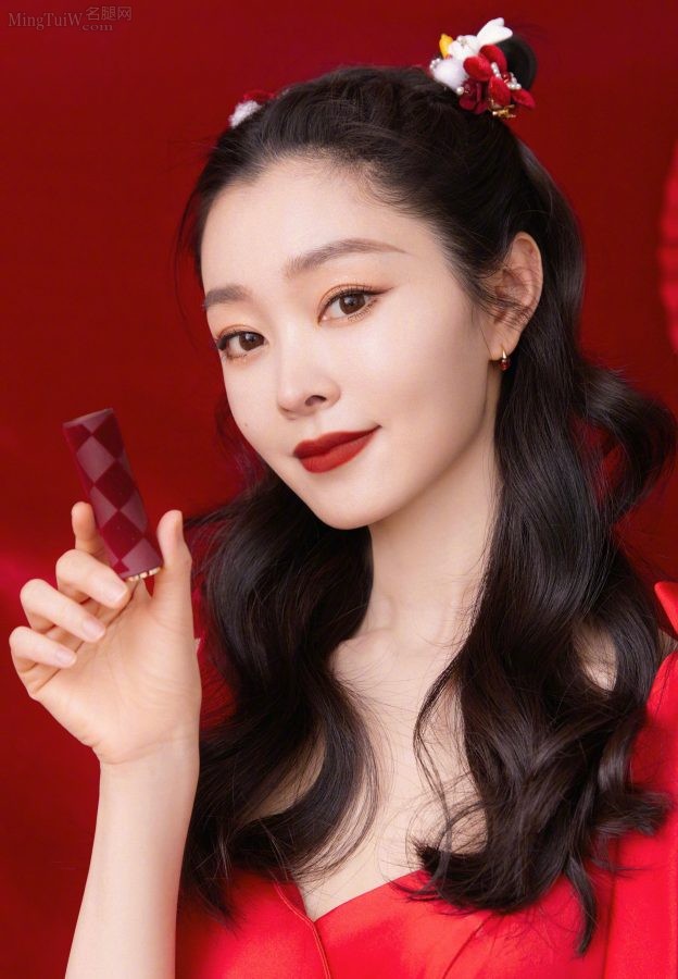During the Spring Festival, female star Song Yi sends you Spring Festival couplets(7/8)