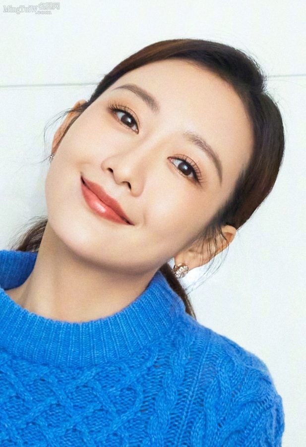 王鸥欧姐精品美足踩在洁白的床单上(7/7)