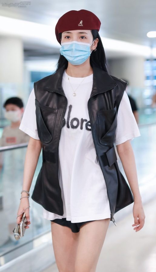 王紫璇两条大长腿在机场被拍(5/5)