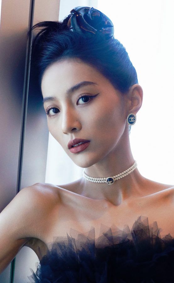 搜狐时尚盛典进取之夜万籽麟一袭黑纱礼服美背光滑(6/9)