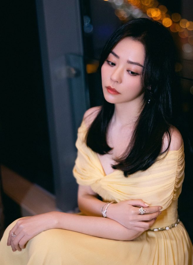 Jane Zhang and Mao Amin, who wore a slit skirt, sang on the same stage at the closing ceremony of the Golden Rooster Awards(6/6)