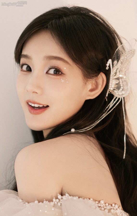 李一桐穿超短裙美腿修长如仙女(5/5)