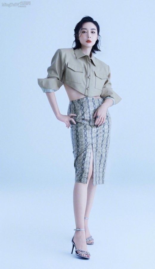 The beautiful legs and feet of Gao Ye, the sister-in-law Chen Shuting in "Hurry Up"(1/1)