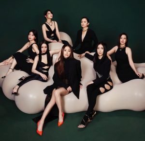 《华灯初上》的美女演员们登陆VOGUE杂志秀美腿