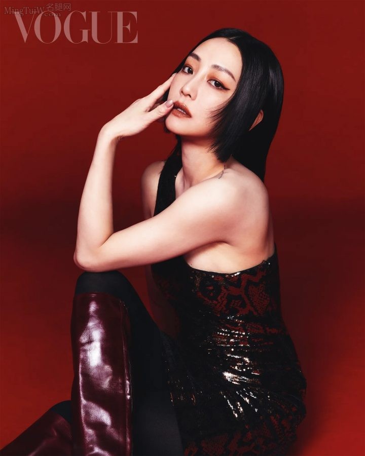 《华灯初上》的美女演员们登陆VOGUE杂志秀美腿(11/11)