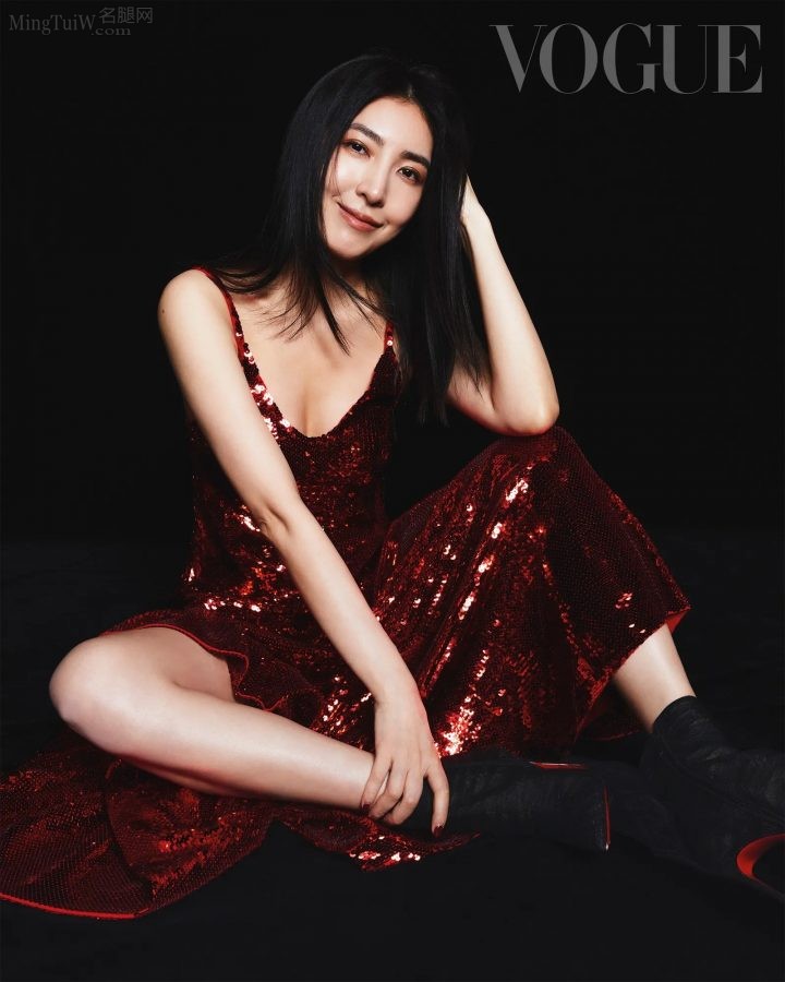 《华灯初上》的美女演员们登陆VOGUE杂志秀美腿(8/11)