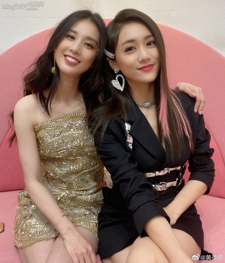 黄圣依超短裙美长腿棚拍写真大片(5/5)