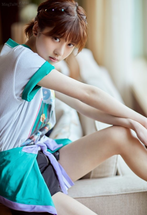 可爱小女生李凯馨笔直的长腿(5/6)