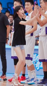 《篮板青春》李凯馨笔直纤细的美腿