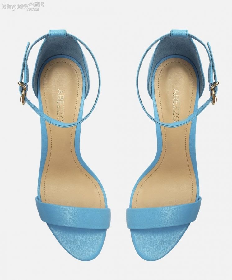 李凯馨玉脚穿Stuart Weitzman蓝色高跟凉鞋梦幻写真(8/8)