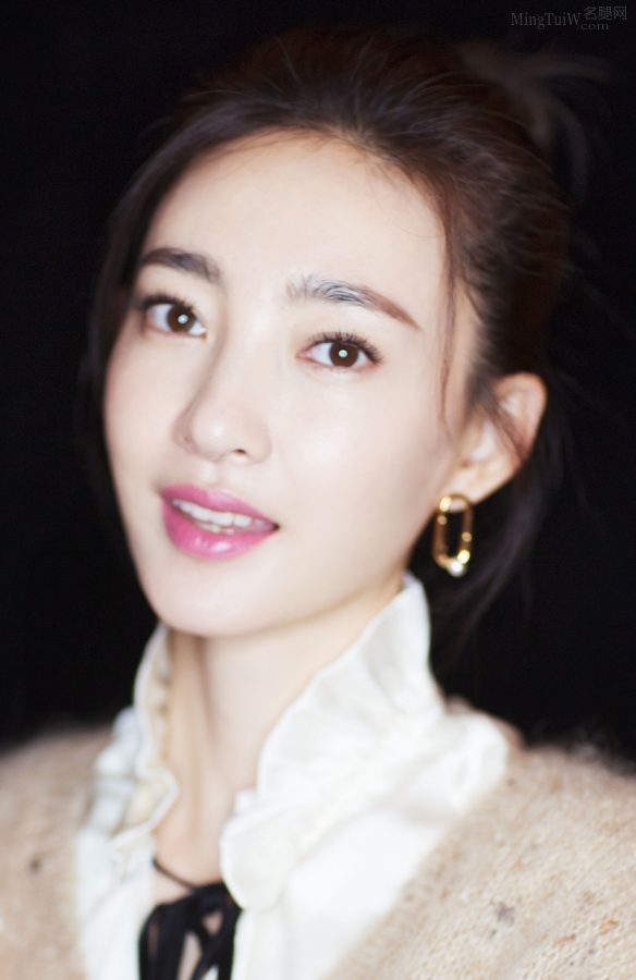 女明星王丽坤腿穿Stuart Weitzman高跟长靴眼神明亮(5/6)