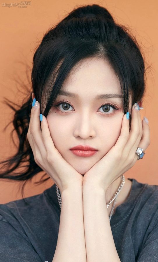 邻家小姐姐吴宣仪梳马尾辫腿很白(6/7)