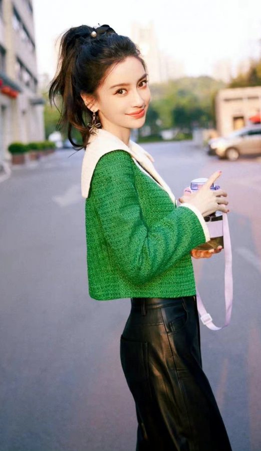 Angelababy杨颖甜蜜撩人录制节目另人心动(4/6)