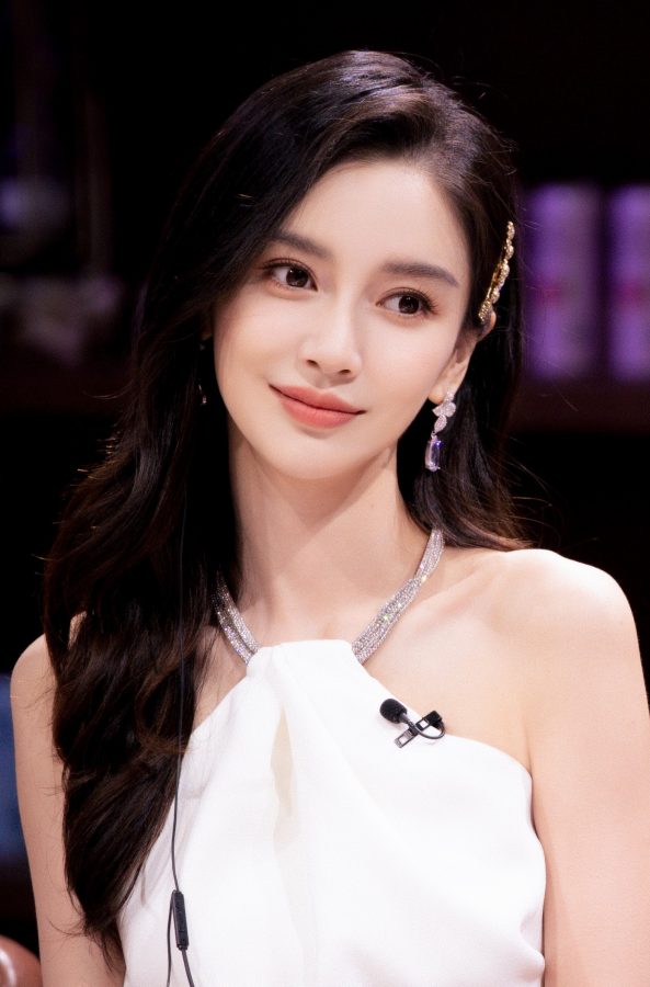 天使宝贝杨颖白皙细腿录制综艺气质清纯动人(9/9)