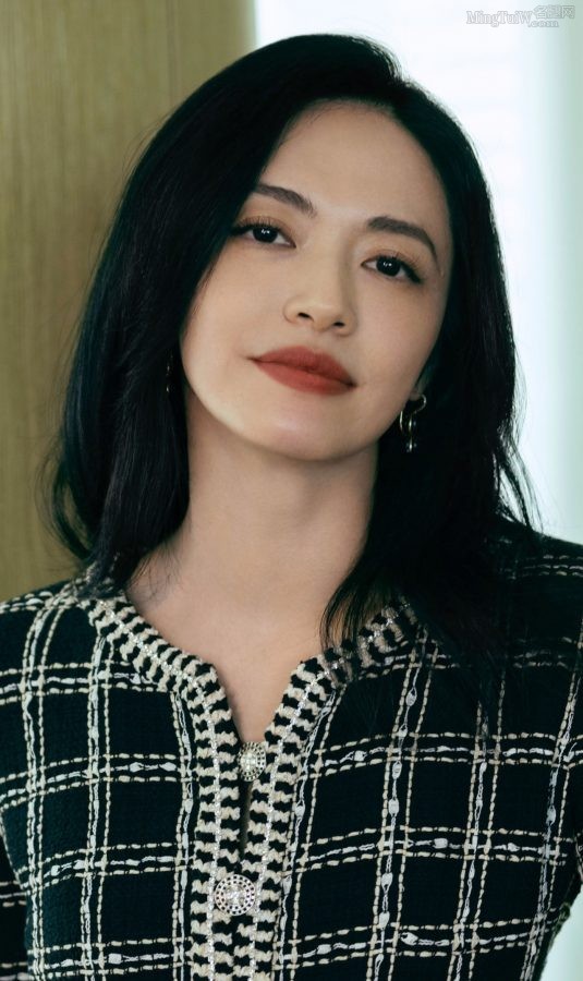 御姐姚晨腿穿黑色丝袜美丽动人(8/8)