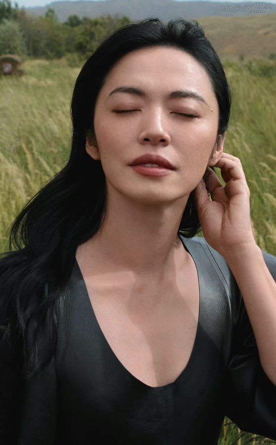 《悦游》杂志姚晨不穿鞋美脚写真(4/4)