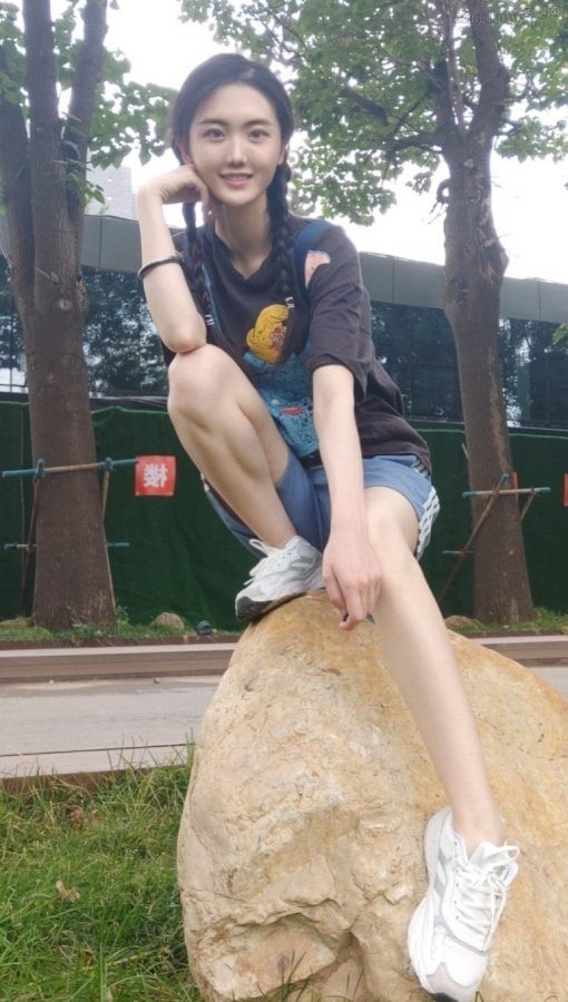 双马尾可爱女孩张恩齐细白的双腿(1/4)