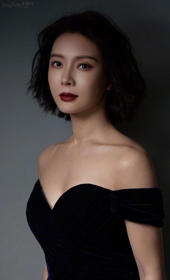低胸长裙妩媚风情，陈数事业线尽显(4/6)