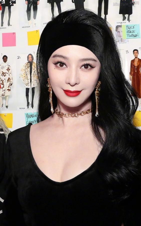 人美胸大的时尚美女明星范冰冰嘴唇红颜皮肤白皙(13/13)