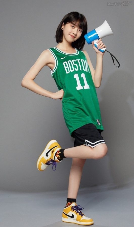 活力篮球美少女李凯馨细腿穿运动鞋（第1张/共6张）