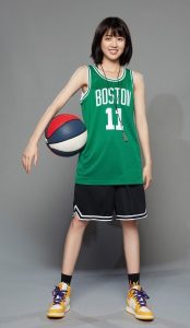 活力篮球美少女李凯馨细腿穿运动鞋