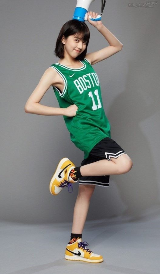 活力篮球美少女李凯馨细腿穿运动鞋（第4张/共6张）