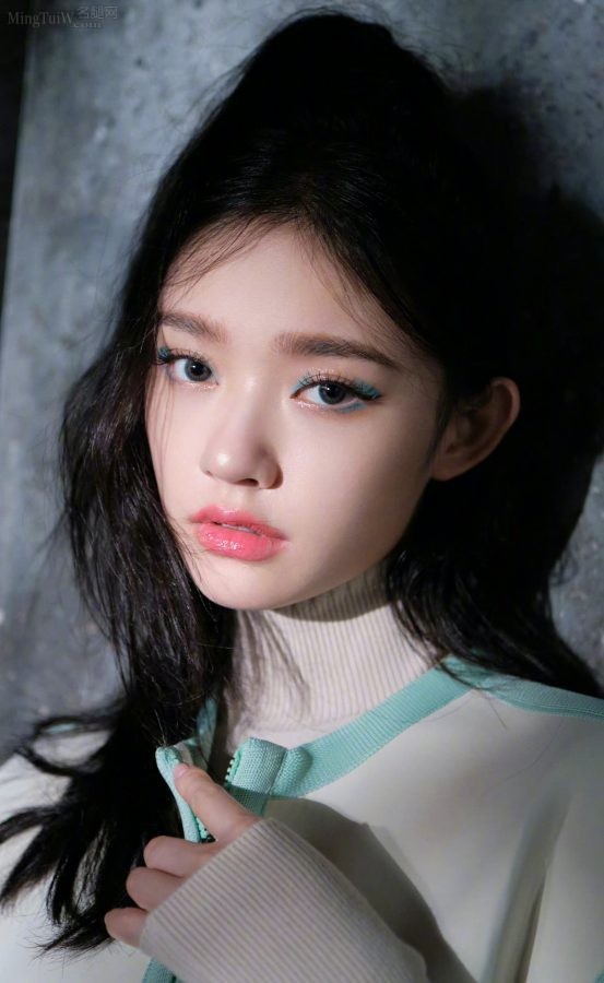 High-definition photo of pure girl Lin Yunmei with high ponytail and thin legs and beautiful face(5/9)