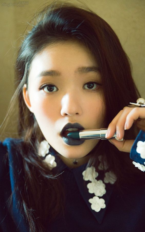 清纯女孩林允嘴唇上涂了雾霾唇色给你不一样的诱惑(5/6)