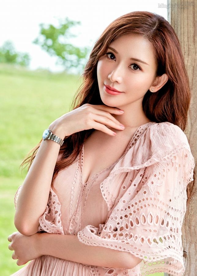 美人美景林志玲粉色长裙玉足白皙(2/2)