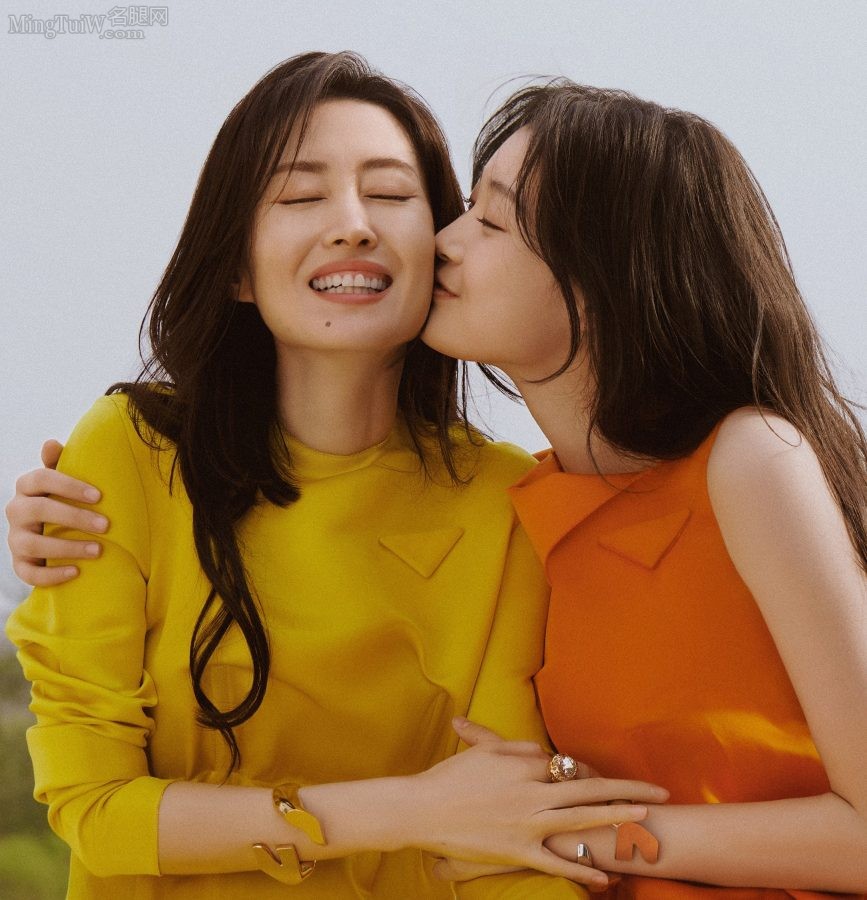 刘敏涛和女儿写真合照(2/4)