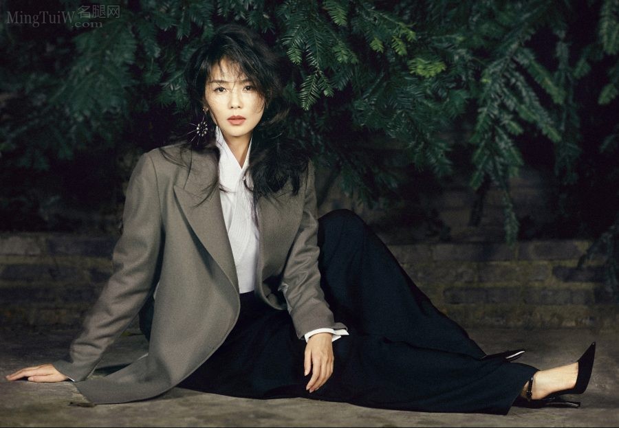 刘涛涛姐细长美腿踩高跟鞋美照相当得劲(4/5)