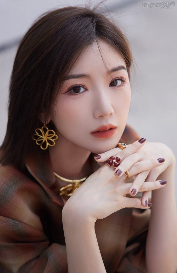 小姐姐毛晓彤美腿细长白皙简直逆天(11/11)