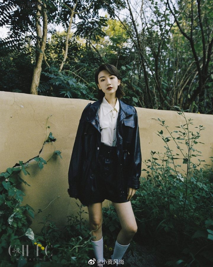 "Petty Bourgeoisie Fashion" Mao Xiaotong's retro film photo of beautiful legs(4/4)
