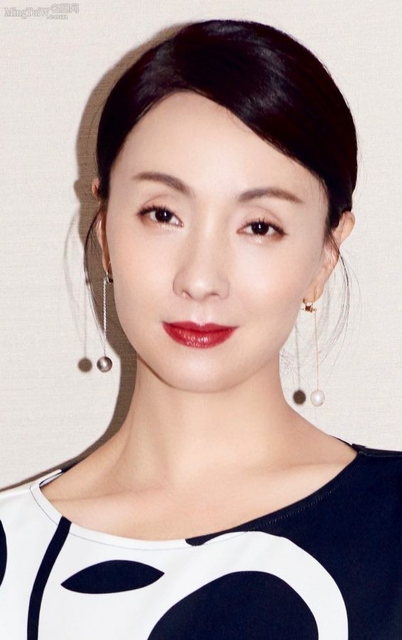 爱穿肉色丝袜的女明星陶虹气质美照(4/6)