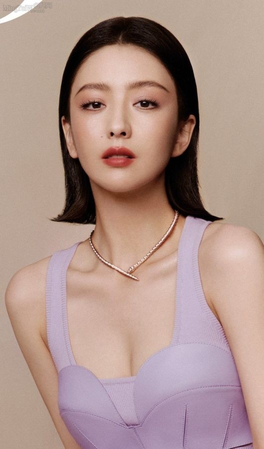 女明星佟丽娅高级感写真秀美足(3/5)