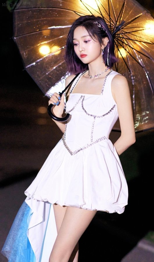 美腿狂涂吴宣仪(9/10)