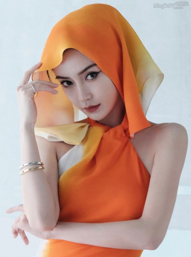 《ELLE》杂志杨颖异域风情写真，高清美脸眼神摄人(9/16)