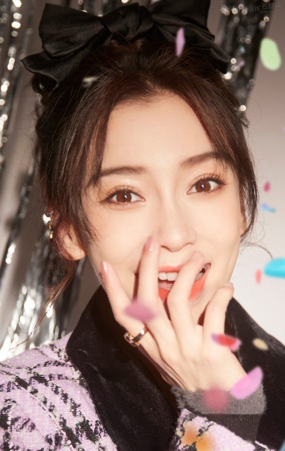 杨颖Angelababy细腿短靴蝴蝶结少女感满满(3/7)