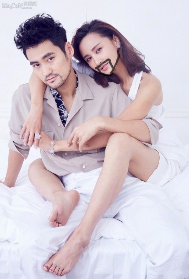 张歆艺和老公拍写真玉腿美足洁白无暇(1/1)