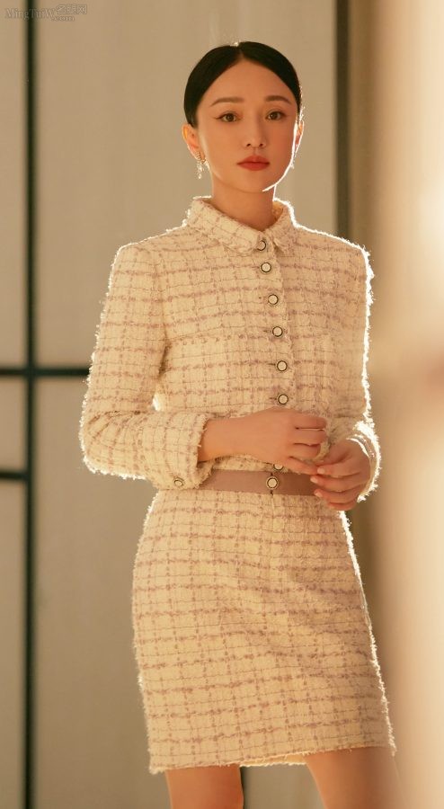 女明星周迅优雅气质美细腿参观照(6/6)